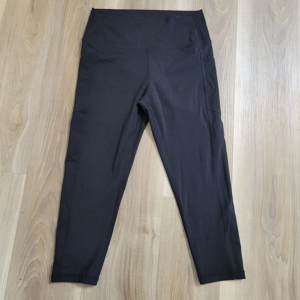ZYIA Active Black Hight Rise Cropped Leggings Size 12 (L)